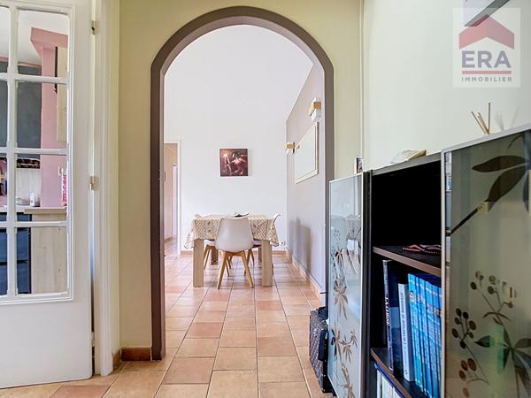 MARSEILLE 10EME - APPARTEMENT T3 - CALME & LUMINEUX DANS RESIDENCE FAMILIALE - QUARTIER LA TIMONE