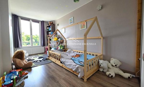 MAINTENON - CHARMANTE MAISON RENOVEE de 111 m2, 3 CHAMBRES