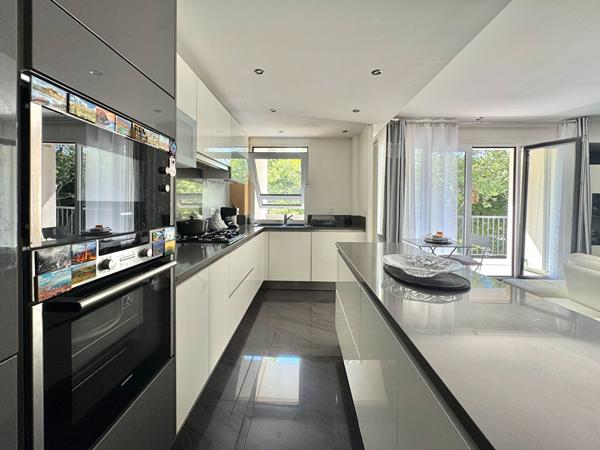 Appartement parc Roguet  Clichy 3 pièce(s) 89 m2
