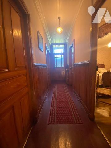 A VENDRE à Saint-Bonnet-de-Salers (CANTAL), un ensemble immobilier avec une partie à usage d'ha...