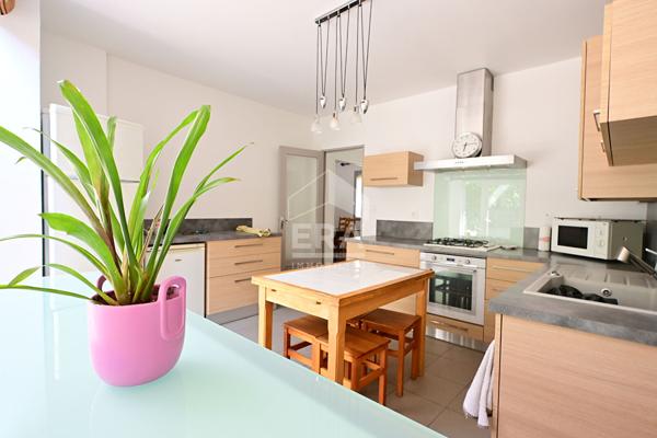 Maison , prête à vivre, à 10 min à pied du centre-ville