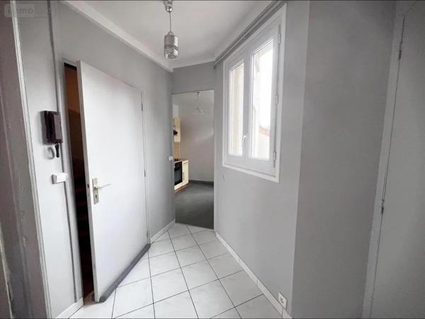 Location - Appartement Reims 51100 2 pièces 35 m 2