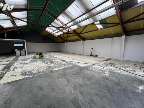 Bâtiment artisanal 300m²