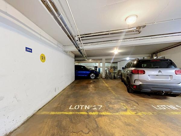 Unesco - Suffren - Parking 1er s/sol - PARIS