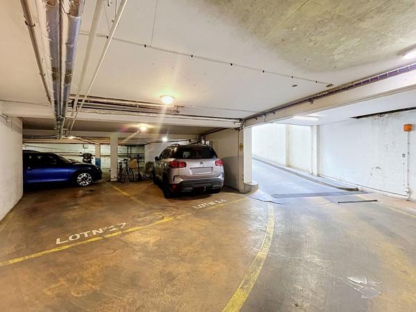 Unesco - Suffren - Parking 1er s/sol - PARIS