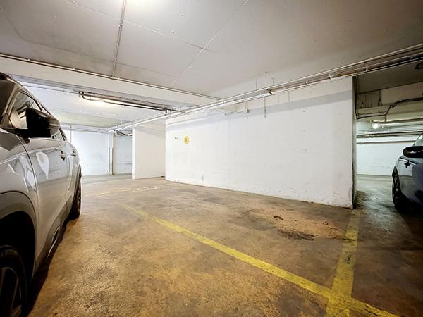 Unesco - Suffren - Parking 1er s/sol - PARIS