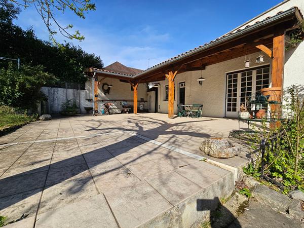 BILLERE 64140, Maison, 6 chambres, bureau, de bonne construction avec jardin