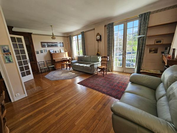 BILLERE 64140, Maison, 6 chambres, bureau, de bonne construction avec jardin