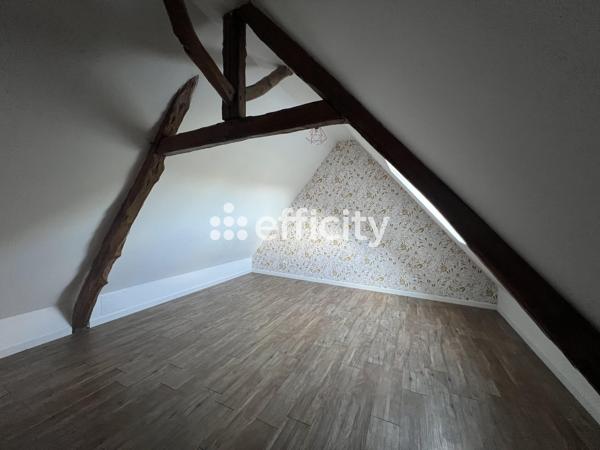 Maison
         7 pièces
        - 142 m² 350 000 € *