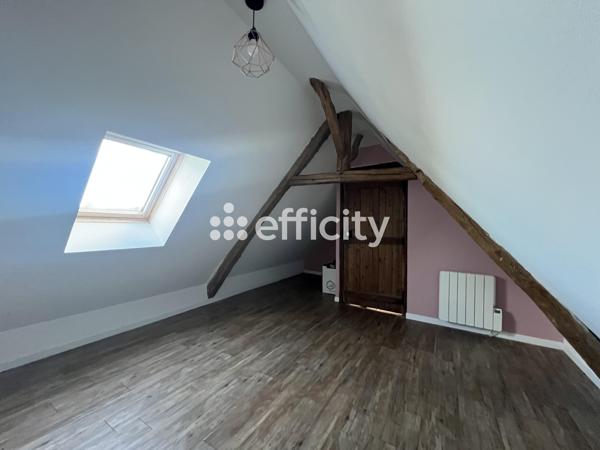 Maison
         7 pièces
        - 142 m² 350 000 € *