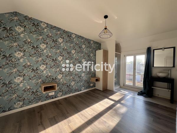 Maison
         7 pièces
        - 142 m² 350 000 € *