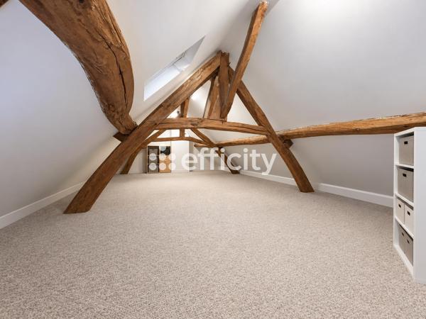 Maison
         7 pièces
        - 142 m² 350 000 € *
