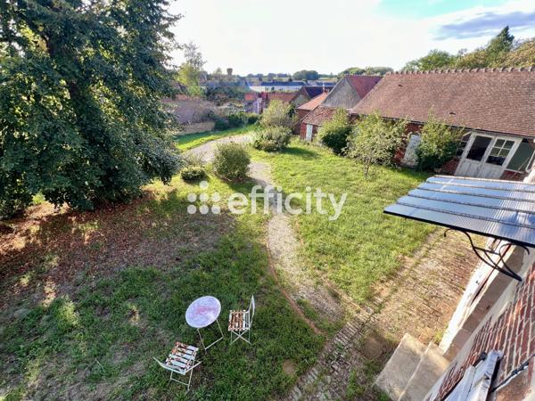 Maison
         7 pièces
        - 142 m² 350 000 € *