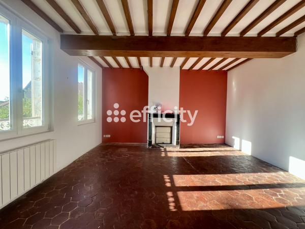 Maison
         7 pièces
        - 142 m² 350 000 € *