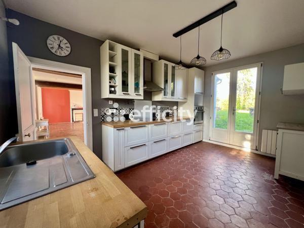 Maison
         7 pièces
        - 142 m² 350 000 € *