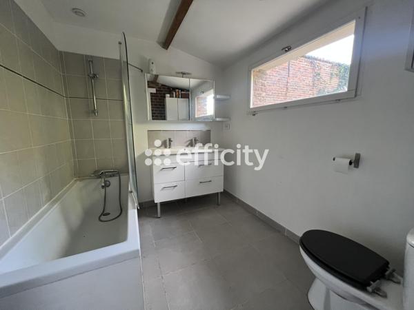 Maison
         7 pièces
        - 142 m² 350 000 € *