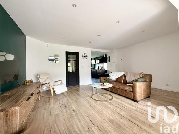 Maison 4 pièces de 80 m² à Roncq (59223)