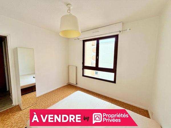 Appartement Bordeaux 2 pièce(s) 52,3 m2 terrasse garage parking