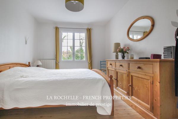 MAISON T4 PLAIN PIED AVEC PISCINE - PROCHE DE LA ROCHELLE - CHARENTE MARITIME