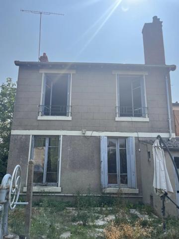 Vente                                                      Maison de ville
                        
                     6 pièces                      124 m2                     à Challuy