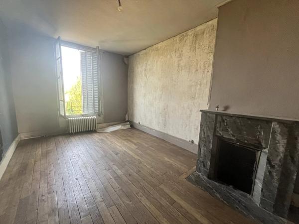 Vente                                                      Maison de ville
                        
                     6 pièces                      124 m2                     à Challuy