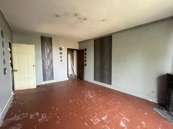 Vente                                                      Maison de ville
                        
                     6 pièces                      124 m2                     à Challuy