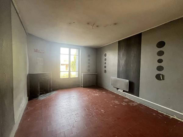 Vente                                                      Maison de ville
                        
                     6 pièces                      124 m2                     à Challuy
