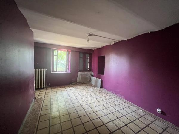 Vente                                                      Maison de ville
                        
                     6 pièces                      124 m2                     à Challuy