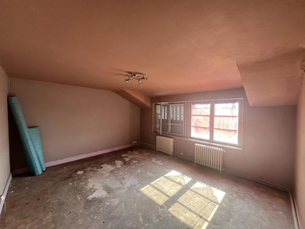 Vente                                                      Maison de ville
                        
                     6 pièces                      124 m2                     à Challuy