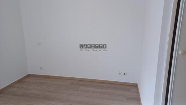 Appartement à louer 4 pièces - 77 m²