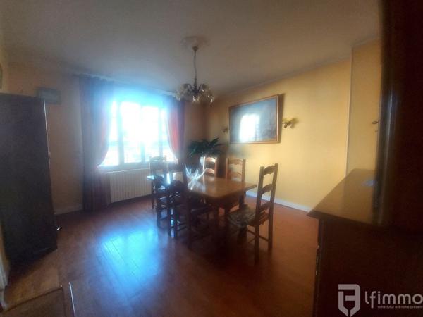 Maison d'habitation avec local commercial et 539m2 de terrain clos