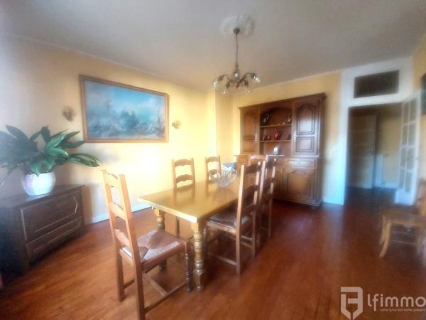 Maison d'habitation avec local commercial et 539m2 de terrain clos