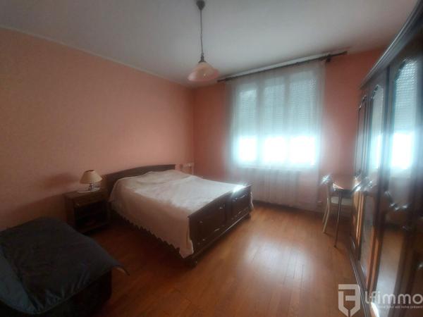 Maison d'habitation avec local commercial et 539m2 de terrain clos