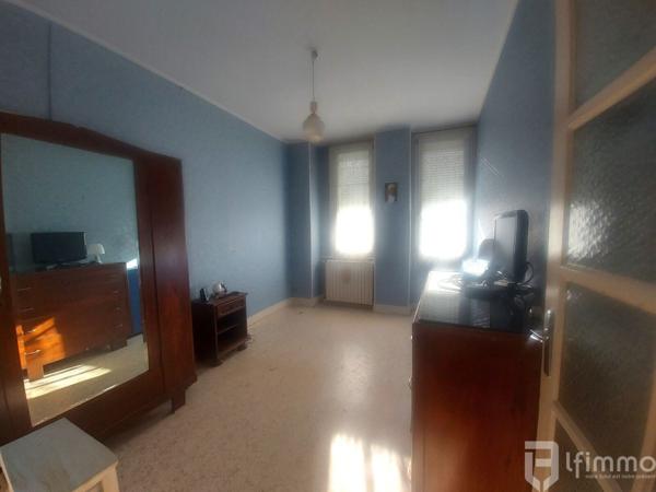 Maison d'habitation avec local commercial et 539m2 de terrain clos