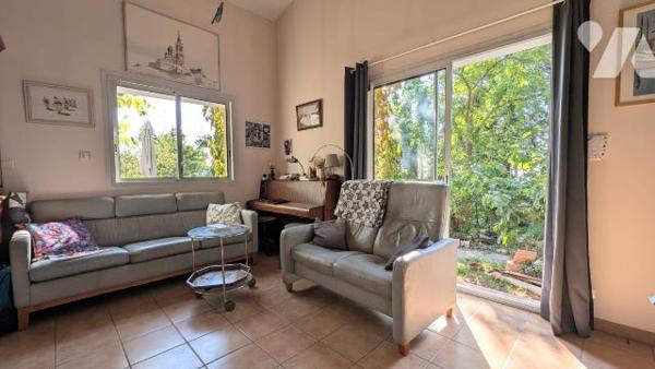 Maison T5 94 m² et studio indépendant 41 m² sur 1030 m² vue dégagée et proximité colline