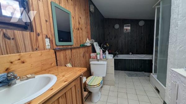 Maison T5 94 m² et studio indépendant 41 m² sur 1030 m² vue dégagée et proximité colline