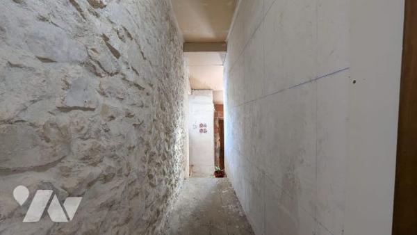 Maison T5 94 m² et studio indépendant 41 m² sur 1030 m² vue dégagée et proximité colline