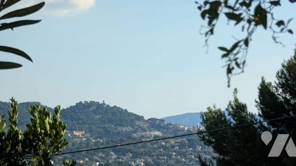 Maison T5 94 m² et studio indépendant 41 m² sur 1030 m² vue dégagée et proximité colline