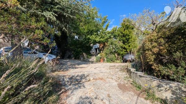 Maison T5 94 m² et studio indépendant 41 m² sur 1030 m² vue dégagée et proximité colline