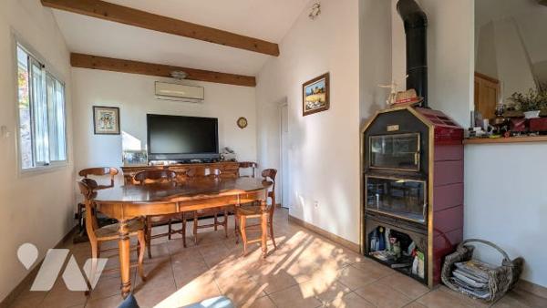 Maison T5 94 m² et studio indépendant 41 m² sur 1030 m² vue dégagée et proximité colline