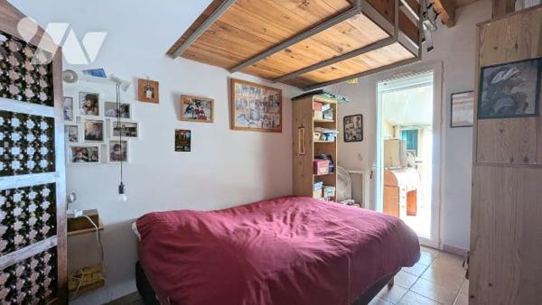 Maison T5 94 m² et studio indépendant 41 m² sur 1030 m² vue dégagée et proximité colline