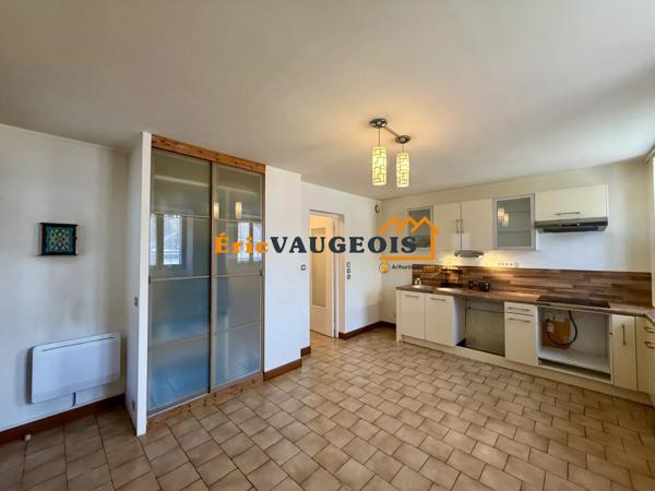Vente                                                      Appartement
                        
                     2 pièces                                         à Coulommiers