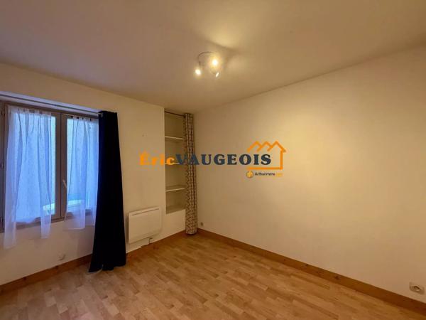 Vente                                                      Appartement
                        
                     2 pièces                                         à Coulommiers