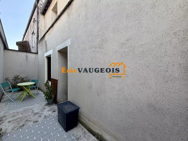 Vente                                                      Appartement
                        
                     2 pièces                                         à Coulommiers