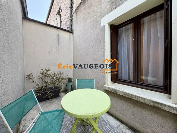 Vente                                                      Appartement
                        
                     2 pièces                                         à Coulommiers