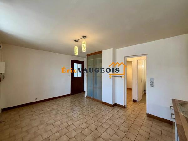 Vente                                                      Appartement
                        
                     2 pièces                                         à Coulommiers