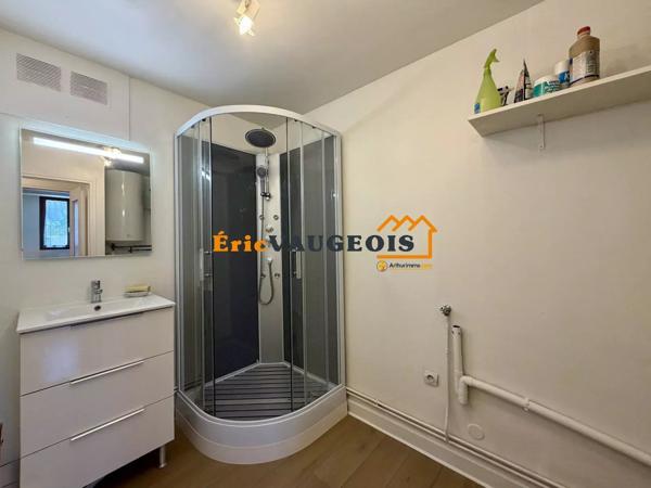 Vente                                                      Appartement
                        
                     2 pièces                                         à Coulommiers