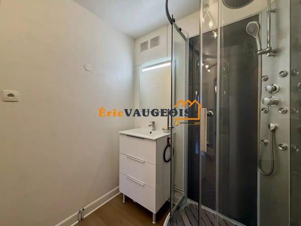 Vente                                                      Appartement
                        
                     2 pièces                                         à Coulommiers