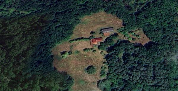 Propriété de 2 maisons, au coeur de 40 Ha de forêts et prairies
