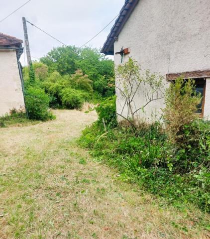 Propriété de 2 maisons, au coeur de 40 Ha de forêts et prairies